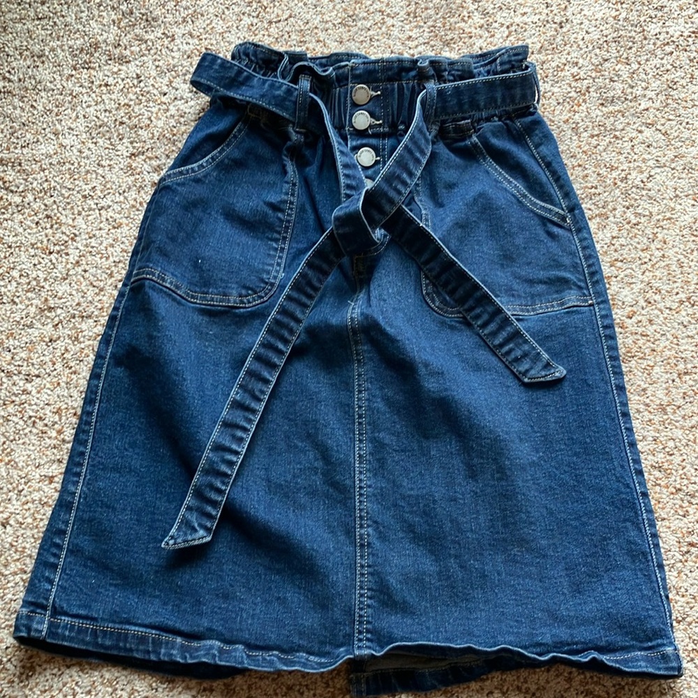 Knee-length denim paper-bag skirt